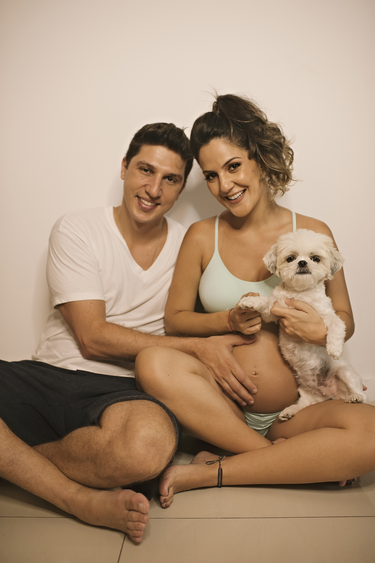 gestante, ensaio de gestante, gestante elegante, gestante barra da tijuca, gestante em casa, gestante de lingerie, gestante sensual, fotos de gestante na barra da tijuca, fotos de gestante no recreio, ensaio de gestante em hotel, fotos de gestante com pet