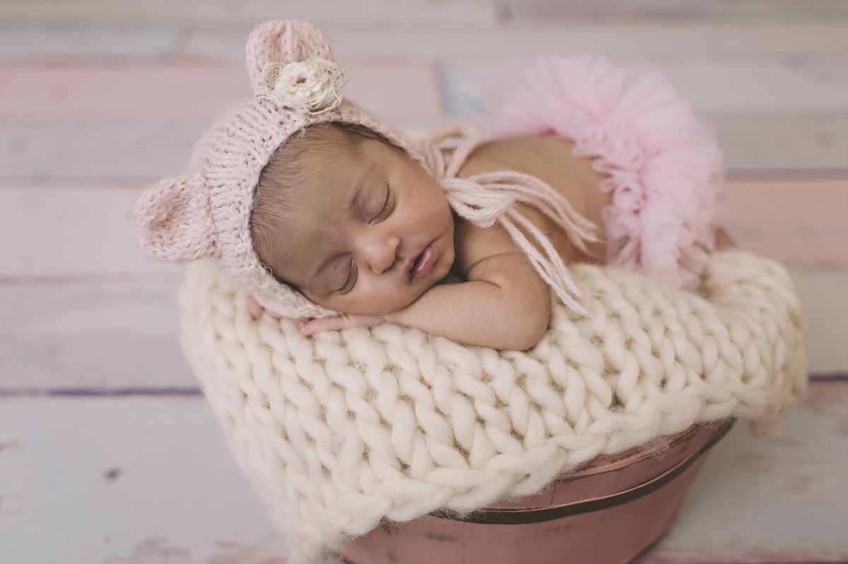 ensaio newborn, newborn, barra da tijuca, rita rodrigues fotografia, abfrn, embaixadora da ABFRN, segurança em primeiro lugar, fotografia newborn, foto de recém-nascido, estúdio na barra da tijuca, barra tower offices, rita kessler