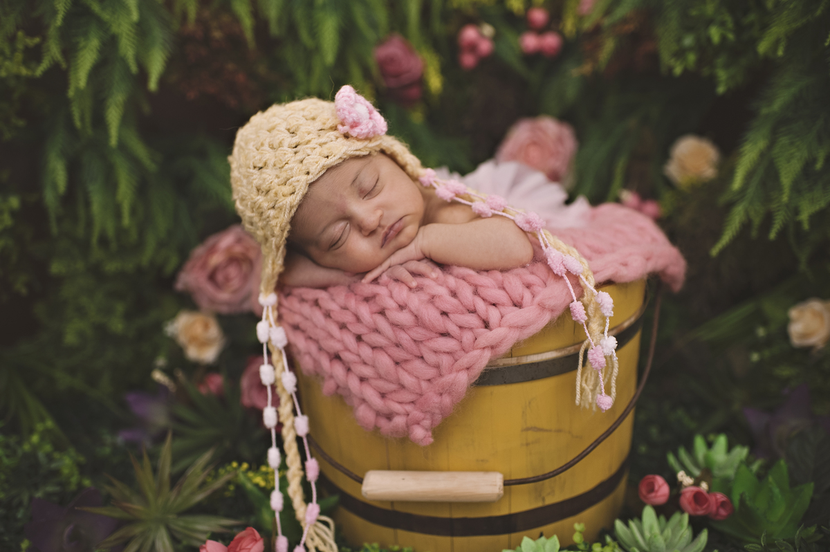 ensaio newborn, newborn, barra da tijuca, rita rodrigues fotografia, abfrn, embaixadora da ABFRN, segurança em primeiro lugar, fotografia newborn, foto de recém-nascido, estúdio na barra da tijuca, barra tower offices, rita kessler, jardim secreto