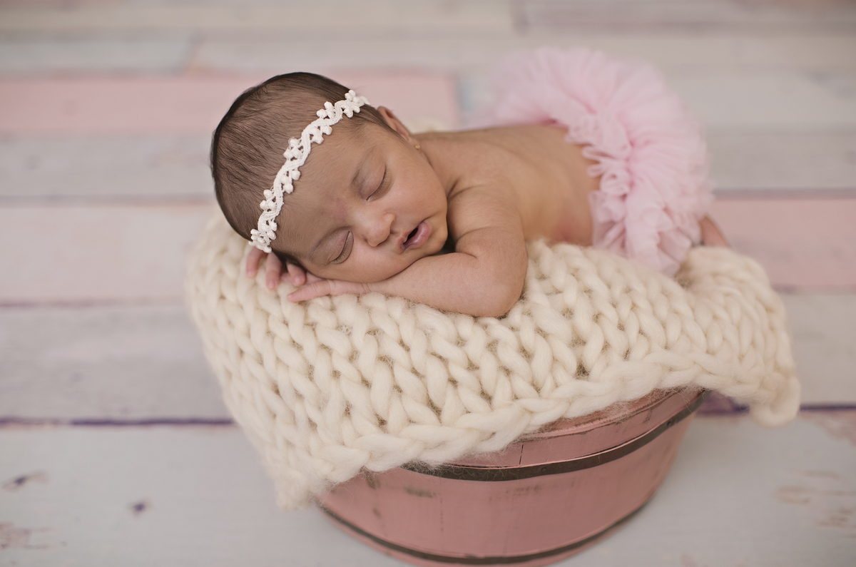 ensaio newborn, newborn, barra da tijuca, rita rodrigues fotografia, abfrn, embaixadora da ABFRN, segurança em primeiro lugar, fotografia newborn, foto de recém-nascido, estúdio na barra da tijuca, barra tower offices, rita kessler