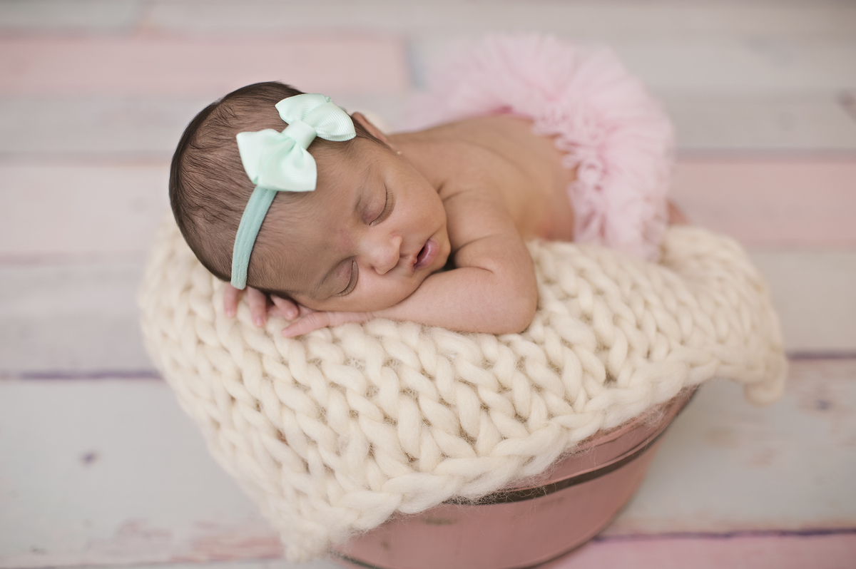 ensaio newborn, newborn, barra da tijuca, rita rodrigues fotografia, abfrn, embaixadora da ABFRN, segurança em primeiro lugar, fotografia newborn, foto de recém-nascido, estúdio na barra da tijuca, barra tower offices, rita kessler