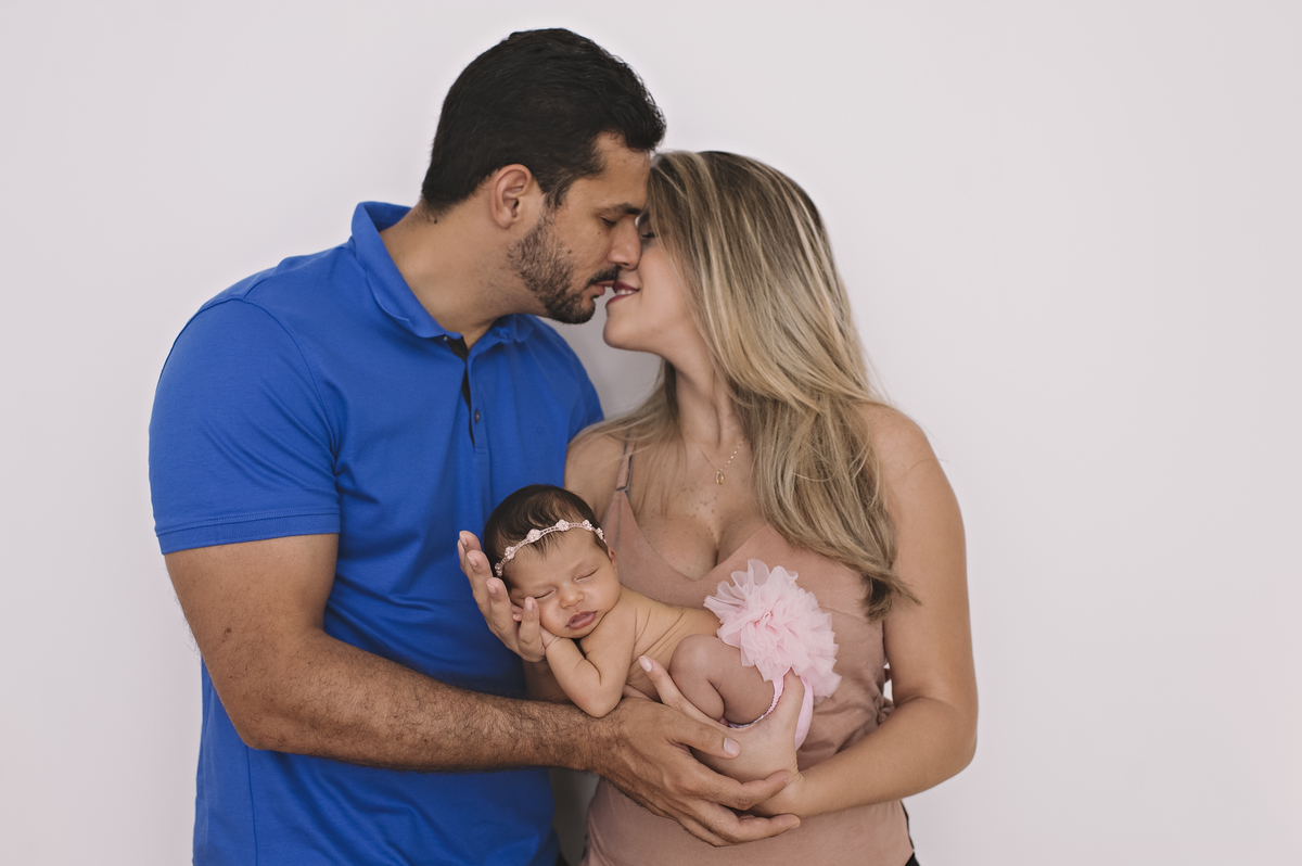 newborn barra da tijuca, ensaio newborn, barra da tijuca, barra tower offices, foto de recém-nascidos, ensaio de bebês, abfrn, estúdio na barra da tijuca, foto de bebês, estúdio infantil, rita rodrigues fotografia, rita kessler, foto com os pais, família