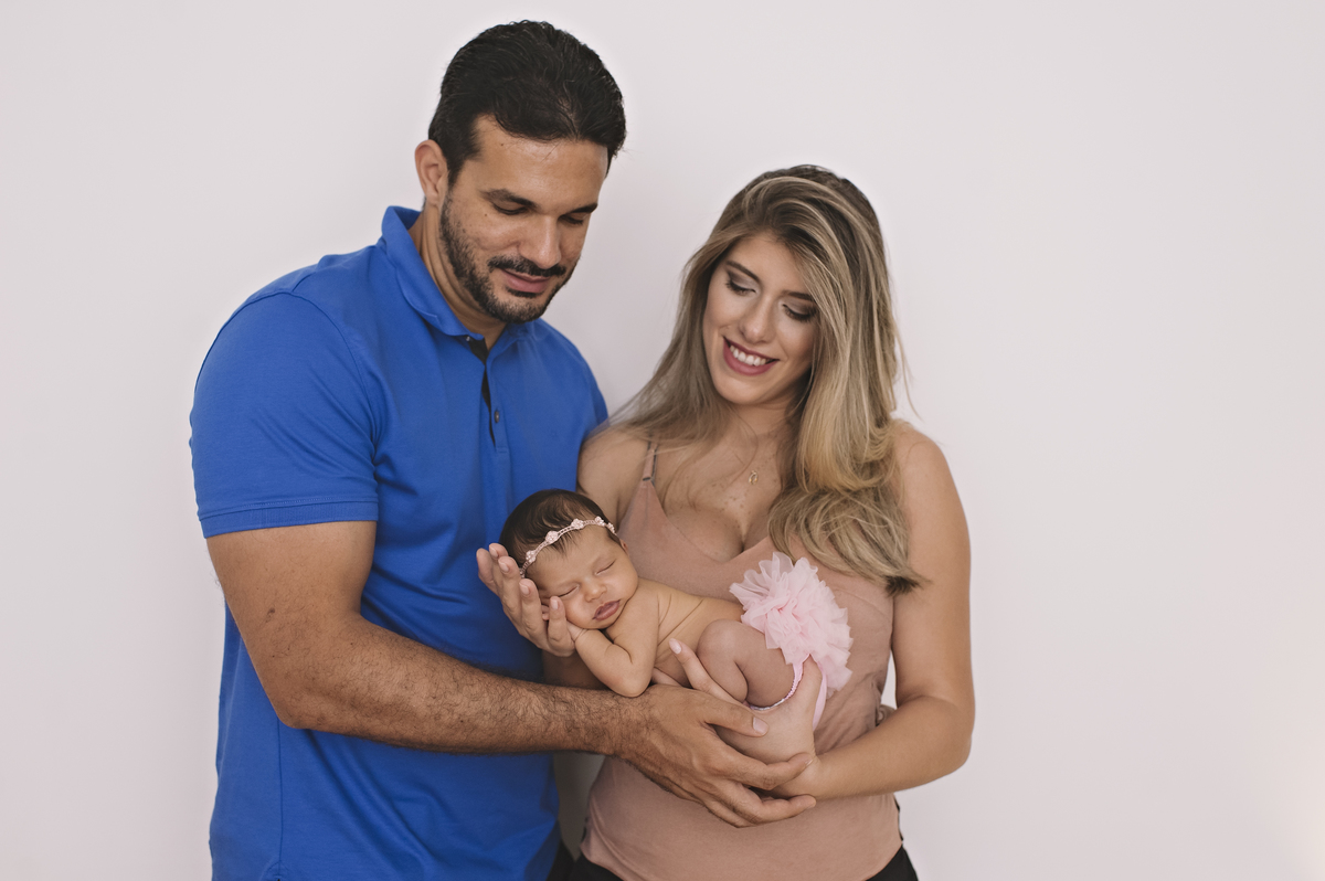 newborn barra da tijuca, ensaio newborn, barra da tijuca, barra tower offices, foto de recém-nascidos, ensaio de bebês, abfrn, estúdio na barra da tijuca, foto de bebês, estúdio infantil, rita rodrigues fotografia, rita kessler, foto com os pais, família