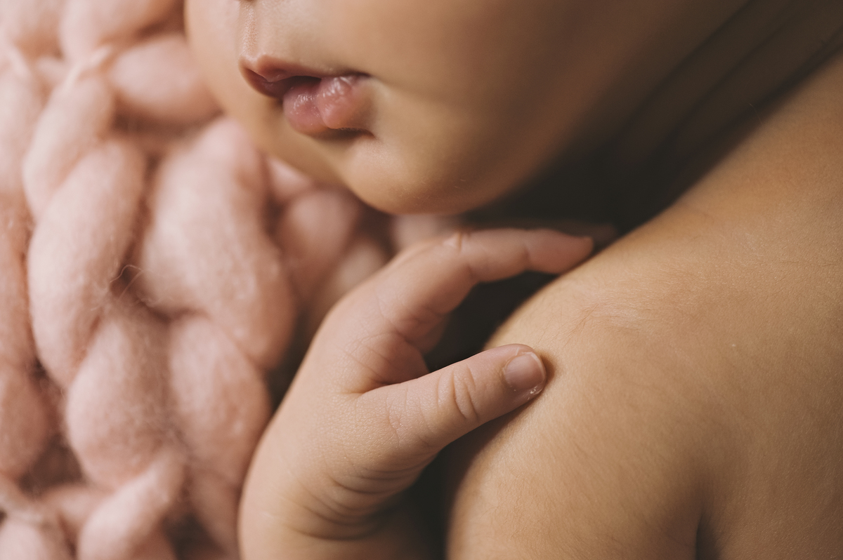 newborn barra da tijuca, ensaio newborn, barra da tijuca, barra tower offices, foto de recém-nascidos, ensaio de bebês, abfrn, estúdio na barra da tijuca, foto de bebês, estúdio infantil, rita rodrigues fotografia, rita kessler, foto macro, detalhes