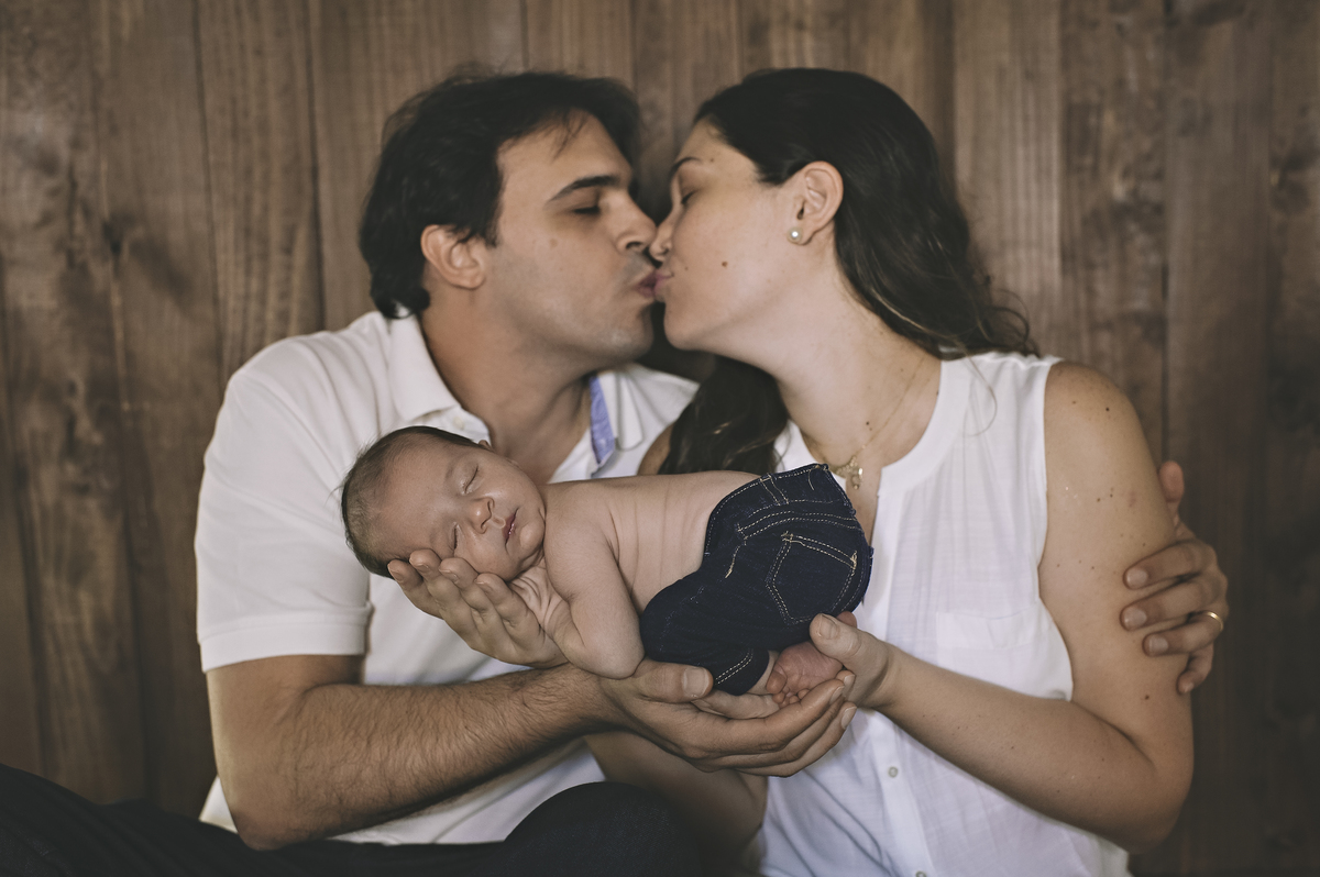 Ensaio newborn, foto newborn, foto de bebê, barra da tijuca, estúdio na barra da tijuca, fotografia newborn, foto de recém-nascido, newborn barra, barra tower offices, rita rodrigues fotografia, rita kessler, abfrn, newborn com segurança, foto com os pais