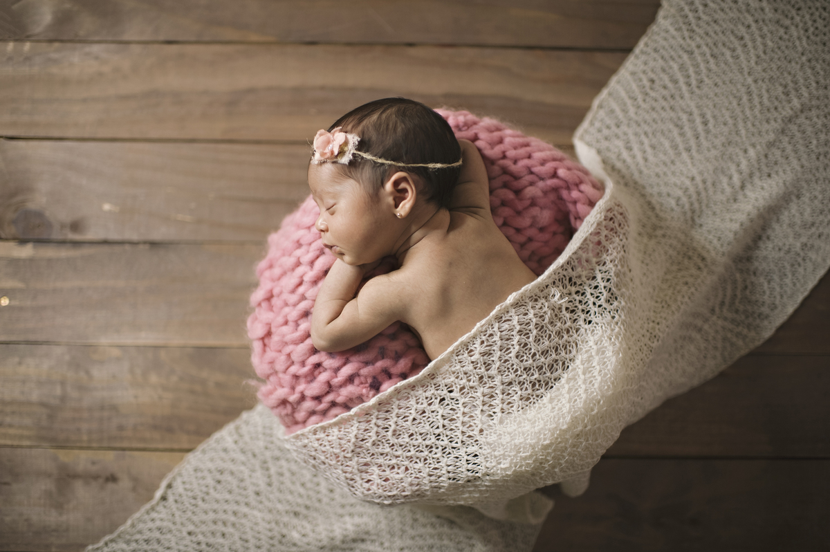 newborn, newborn barra da tijuca, ensaio newborn, foto de recém-nascido, abfrn, foto de bebê, estúdio fotográfico na barra, foto de recém-nascido na barra da tijuca, fotógrafa infantil na barra, rita rodrigues, rita kessler, ensaio de bebê, book infantil