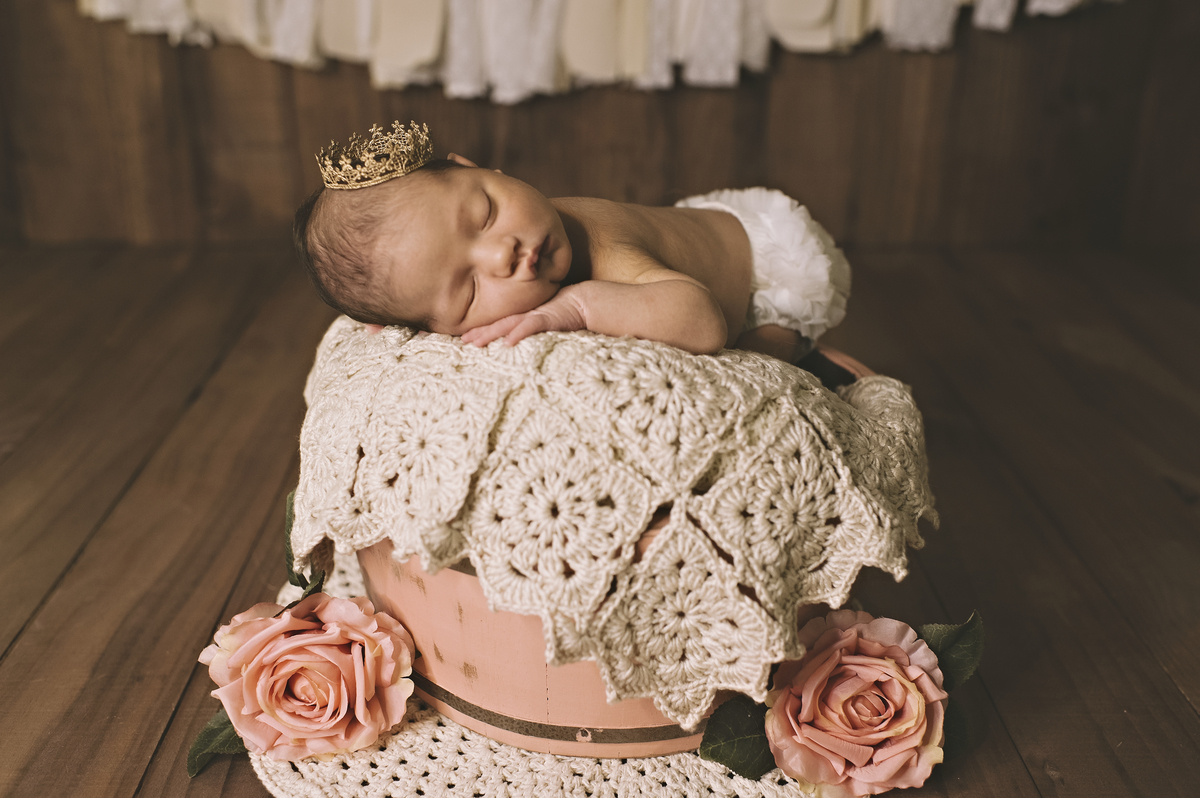 Newborn barra da tijuca, ensaio de recém-nascido, foto newborn, foto de recém-nascido, book de bebê, fotografia newborn barra, estúdio newborn na barra da tijuca, fotógrafa newborn, abfrn, album de bebê, fotografa experiente, rita rodrigues, rita kessler