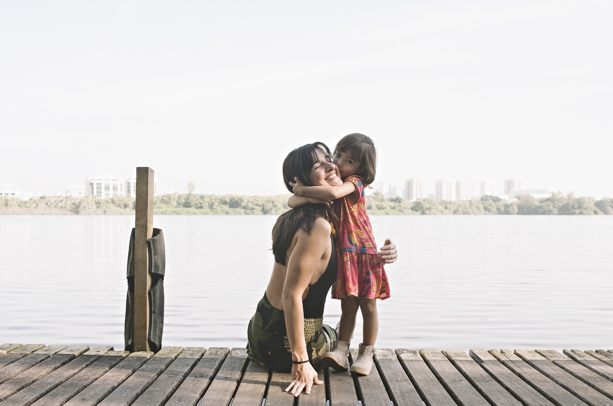 ensaio externo, mãe e filha, foto externa, amor de mãe, ensaio de família, foto ao ar livre, rita rodrigues fotografia, barra da tijuca, foto de bebê, ensaio mãe e filha