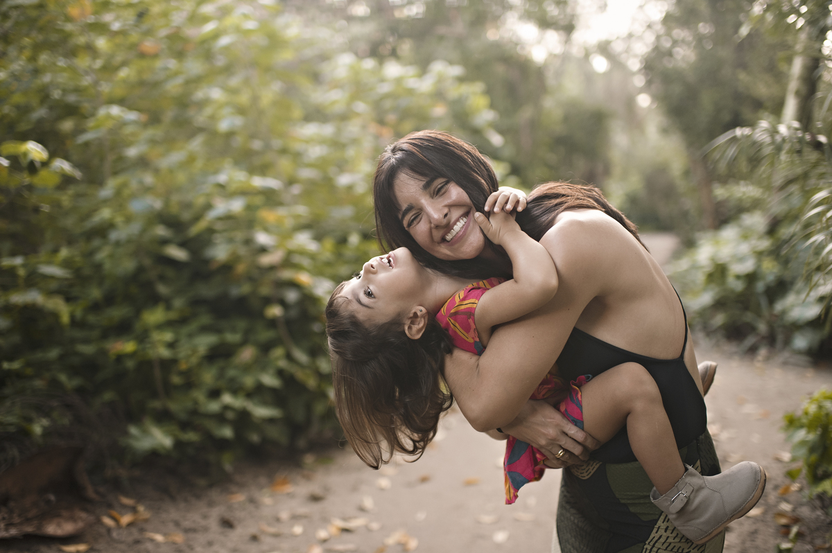 ensaio externo, mãe e filha, foto externa, amor de mãe, ensaio de família, foto ao ar livre, rita rodrigues fotografia, barra da tijuca,  foto de bebê, ensaio mãe e filha, foto de criança, foto de família