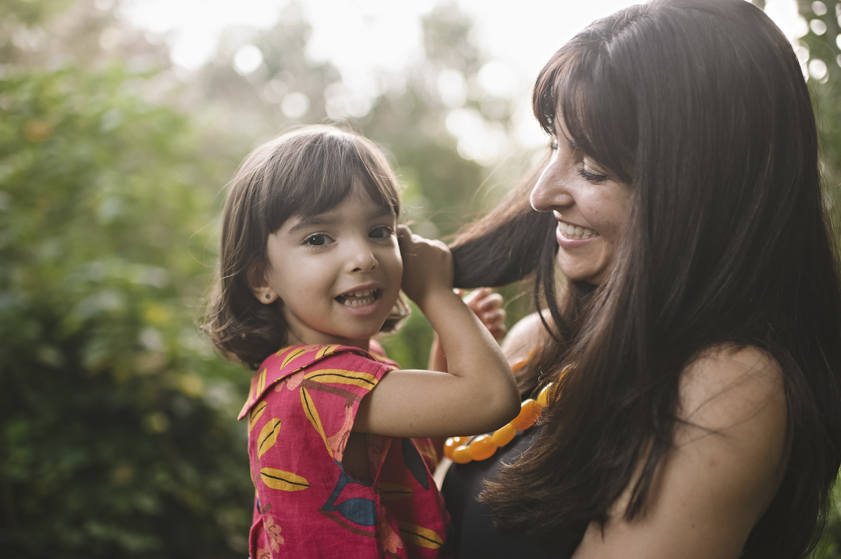 ensaio externo, mãe e filha, foto externa, amor de mãe, ensaio de família, foto ao ar livre, rita rodrigues fotografia, barra da tijuca,  foto de bebê, ensaio mãe e filha, foto de criança, foto de família