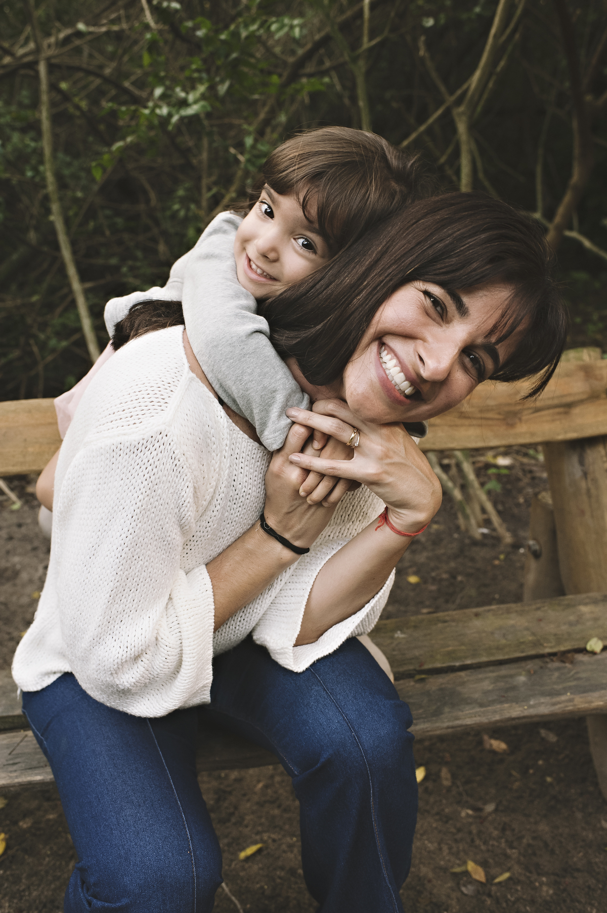 ensaio externo, mãe e filha, foto externa, amor de mãe, ensaio de família, foto ao ar livre, rita rodrigues fotografia, barra da tijuca,  foto de bebê, ensaio mãe e filha, foto de criança, foto de família