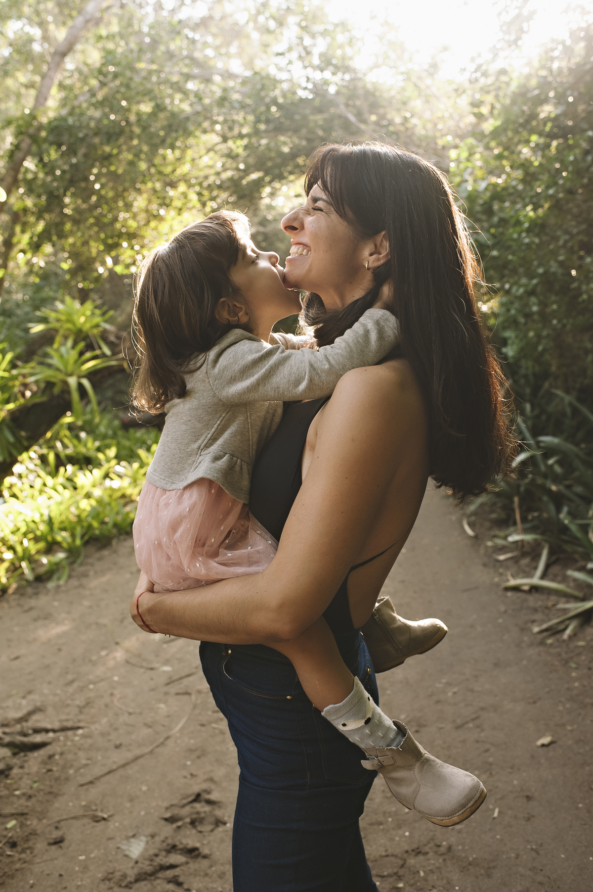 ensaio externo, mãe e filha, foto externa, amor de mãe, ensaio de família, foto ao ar livre, rita rodrigues fotografia, barra da tijuca,  foto de bebê, ensaio mãe e filha, foto de criança, foto de família