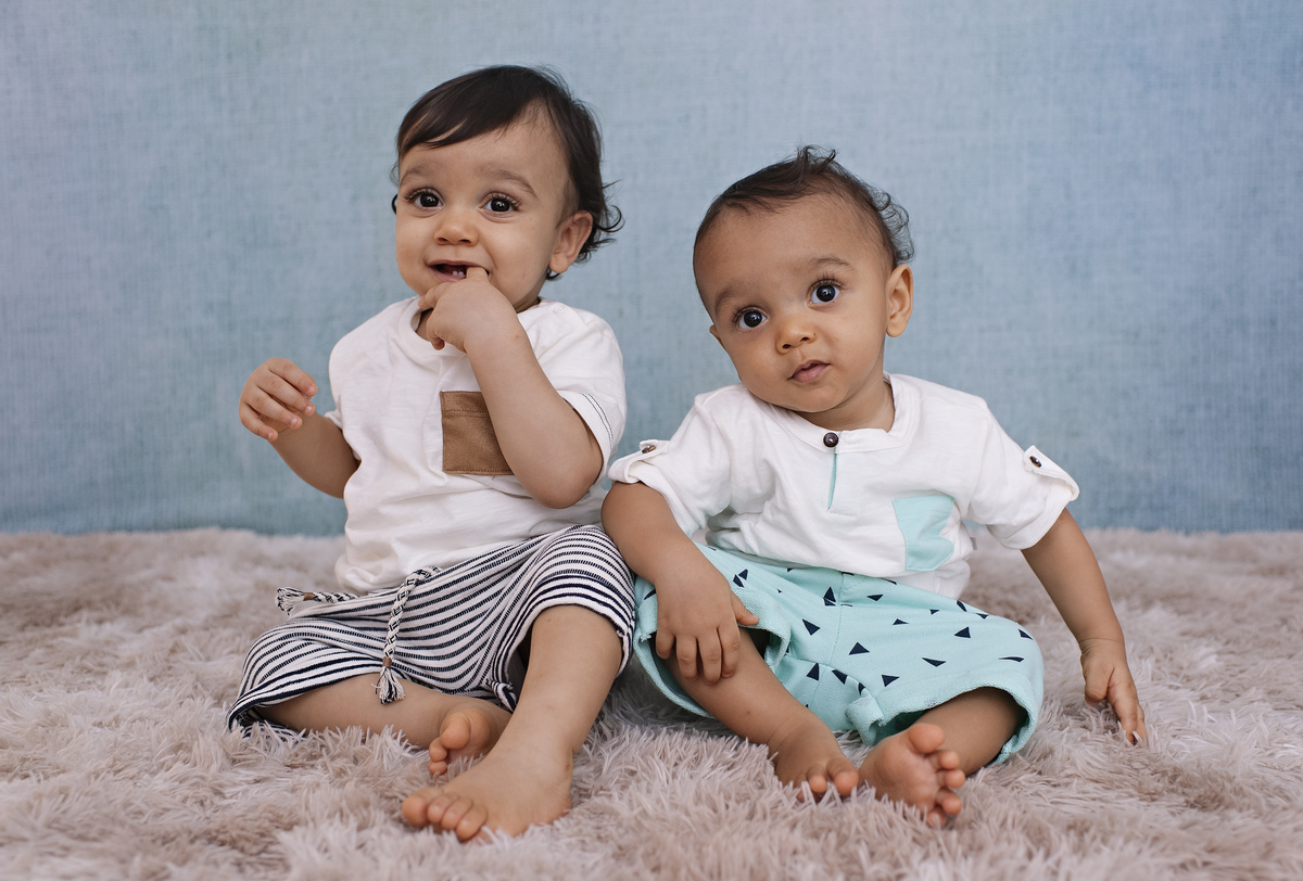 acompanhamento de bebês na barra da tijuca, acompanhamento trimestral, acompanhamento fotográfico de bebês, acompanhamento em estúdio, estúdio na barra da tijuca, newborn barra da tijuca, foto de bebê, gêmeos, ensaio de gêmeos, acompanhamento de gêmeos