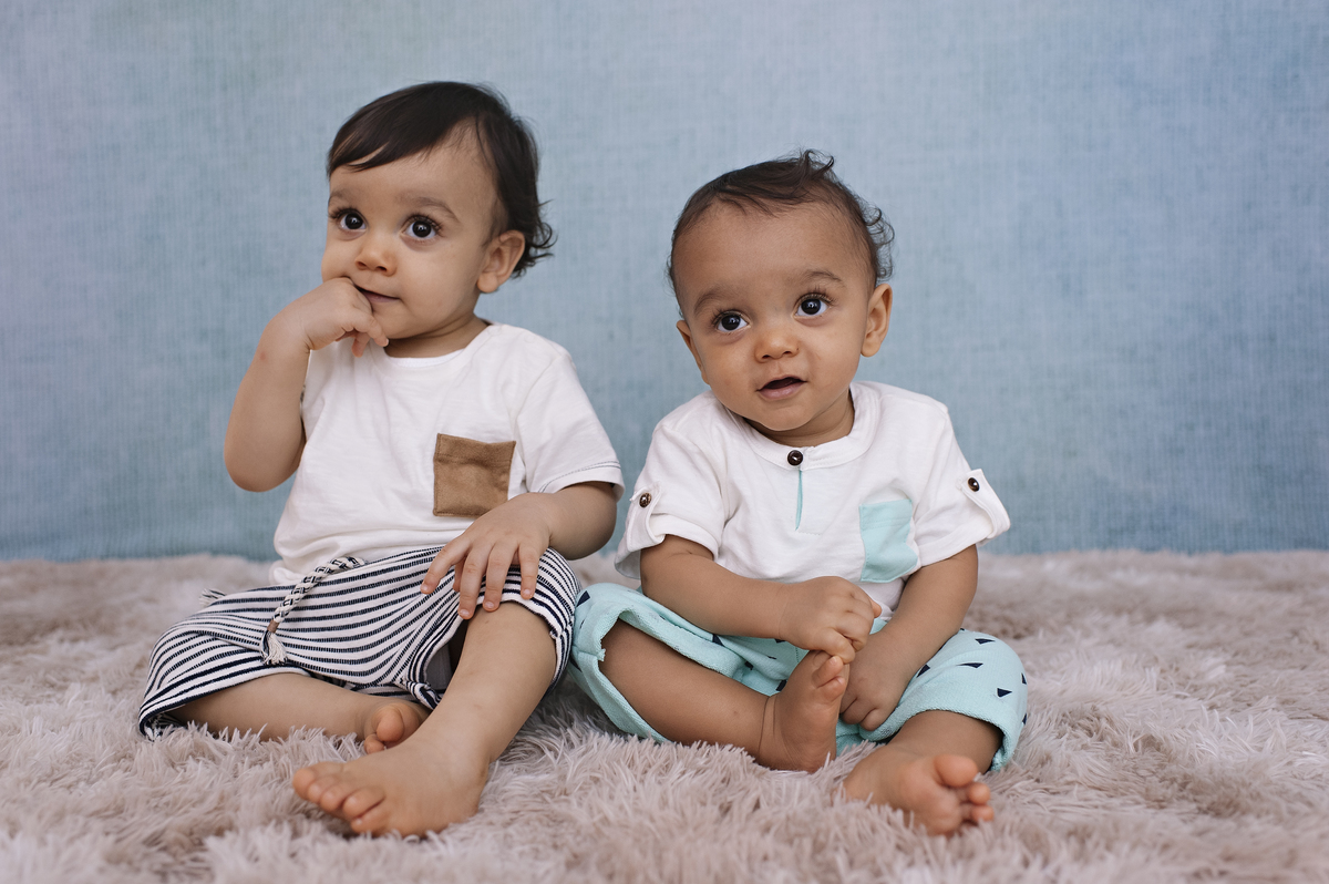 acompanhamento de bebês na barra da tijuca, acompanhamento trimestral, acompanhamento fotográfico de bebês, acompanhamento em estúdio, estúdio na barra da tijuca, newborn barra da tijuca, foto de bebê, gêmeos, ensaio de gêmeos, acompanhamento de gêmeos