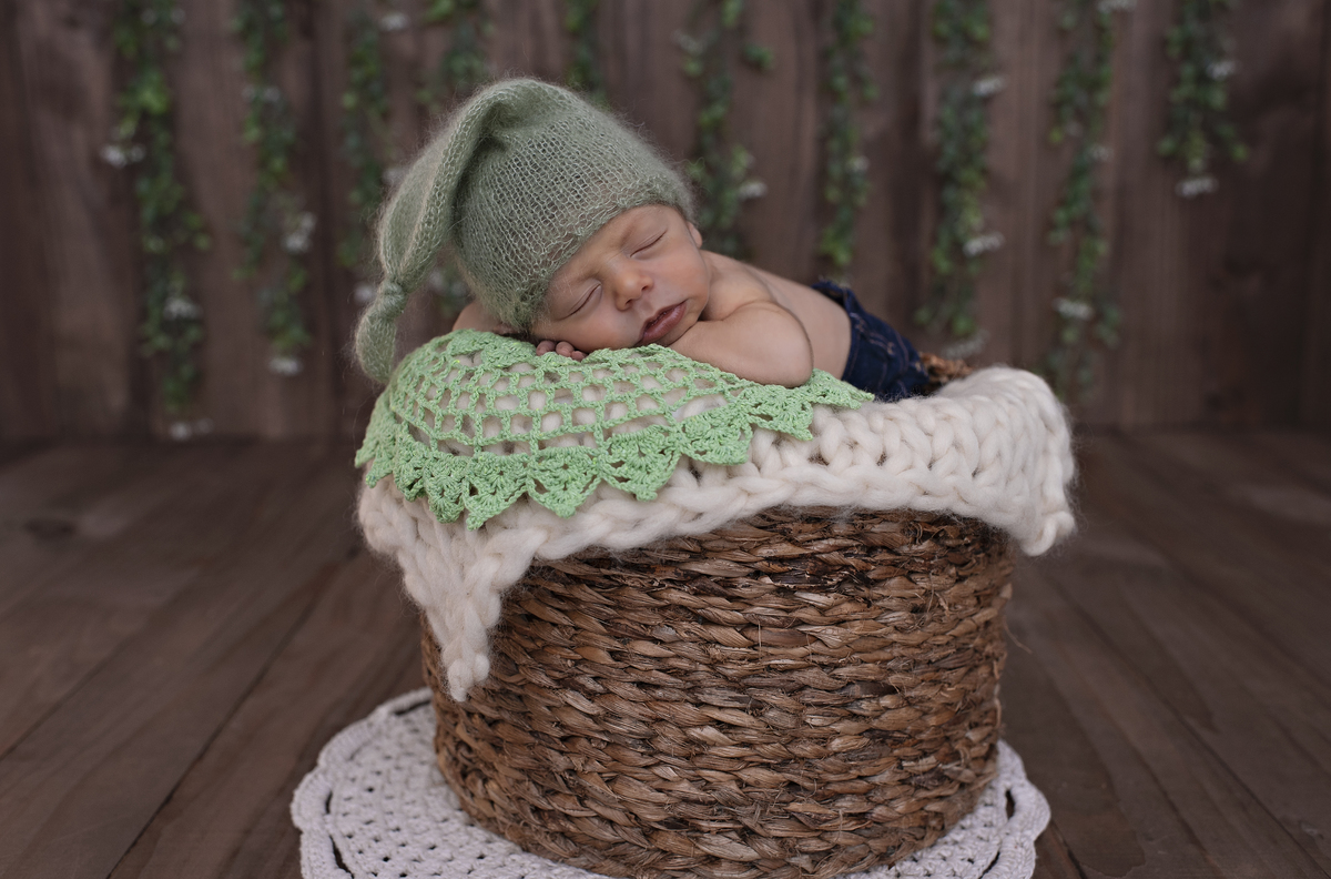 newborn barra da tijuca, foto de bebê barra da tijuca, estúdio infantil na barra, ensayo newborn, foto de recém-nascido, estúdio fotográfico, newborn com segurança, rita rodrigues fotografia, foto de bebê, fotografia de bebê na barra, foto newborn, abfrn