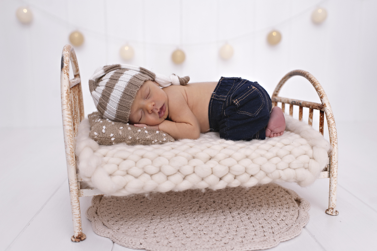 newborn barra da tijuca, foto de bebê barra da tijuca, estúdio infantil na barra, ensayo newborn, foto de recém-nascido, estúdio fotográfico, newborn com segurança, rita rodrigues fotografia, foto de bebê, fotografia de bebê na barra, foto newborn, abfrn
