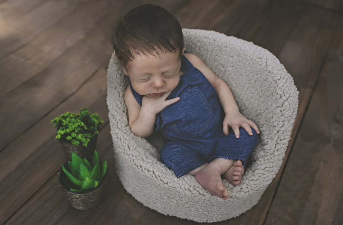 newborn barra da tijuca, foto de bebê barra da tijuca, estúdio infantil na barra, ensayo newborn, foto de recém-nascido, estúdio fotográfico, newborn com segurança, rita rodrigues fotografia, foto de bebê, fotografia de bebê na barra, foto newborn, abfrn