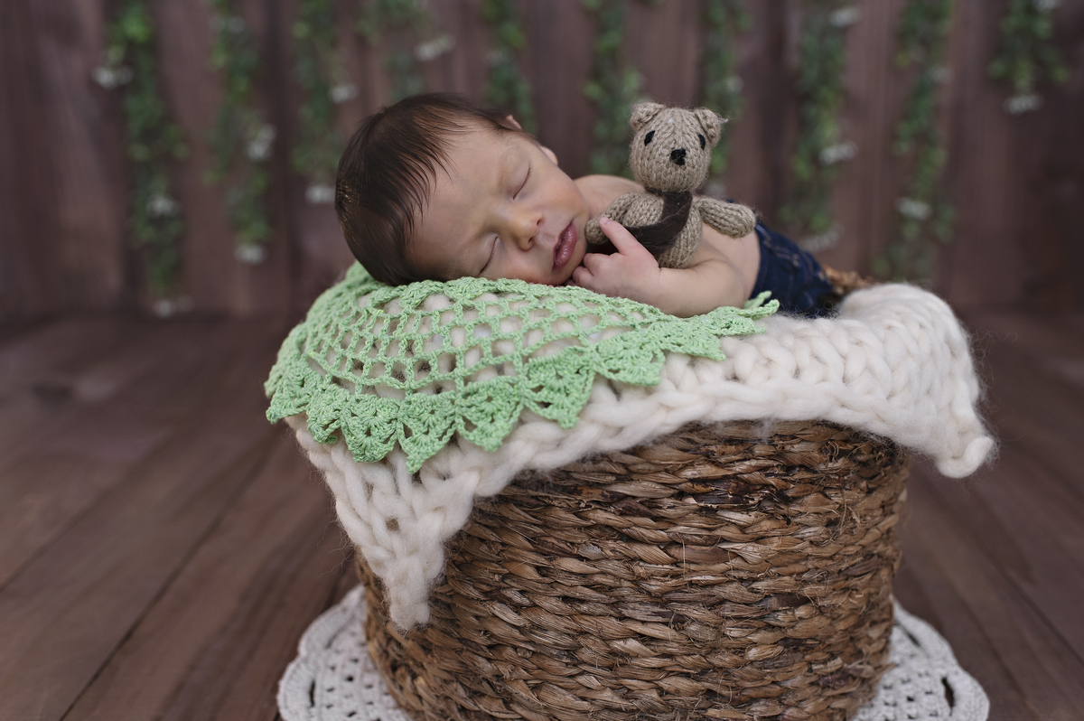 newborn barra da tijuca, foto de bebê barra da tijuca, estúdio infantil na barra, ensayo newborn, foto de recém-nascido, estúdio fotográfico, newborn com segurança, rita rodrigues fotografia, foto de bebê, fotografia de bebê na barra, foto newborn, abfrn