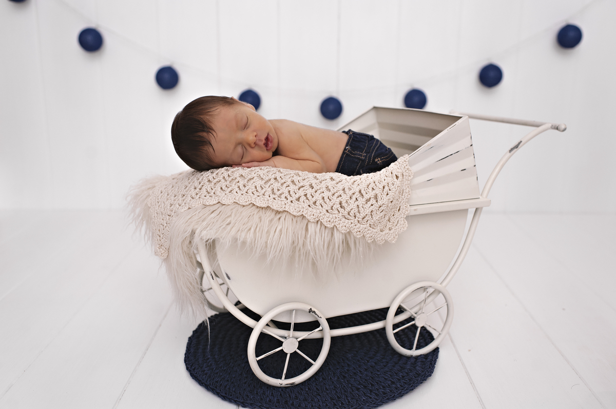 newborn barra da tijuca, foto de bebê barra da tijuca, estúdio infantil na barra, ensayo newborn, foto de recém-nascido, estúdio fotográfico, newborn com segurança, rita rodrigues fotografia, foto de bebê, fotografia de bebê na barra, foto newborn, abfrn