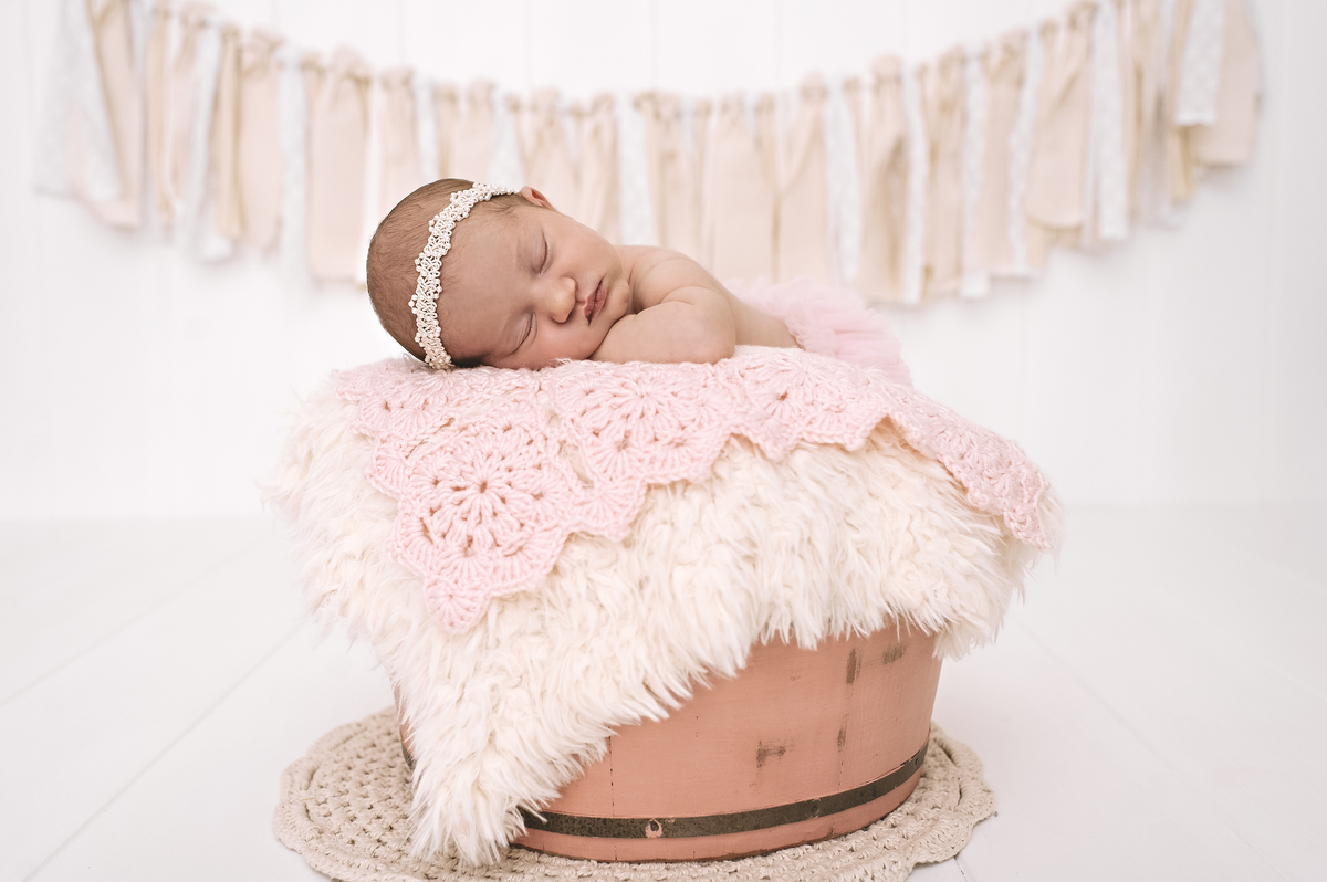 newborn, newborn barra da tijuca, ensaio newborn, foto de recém-nascido, abfrn, foto de bebê, estúdio fotográfico na barra, foto de recém-nascido na barra da tijuca, fotógrafa infantil na barra, rita rodrigues, rita kessler, ensaio de bebê, book infantil