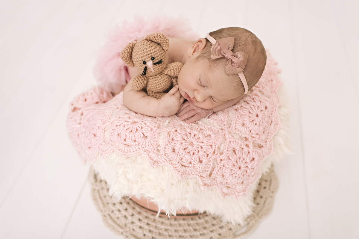 newborn, newborn barra da tijuca, ensaio newborn, foto de recém-nascido, abfrn, foto de bebê, estúdio fotográfico na barra, foto de recém-nascido na barra da tijuca, fotógrafa infantil na barra, rita rodrigues, rita kessler, ensaio de bebê, book infantil