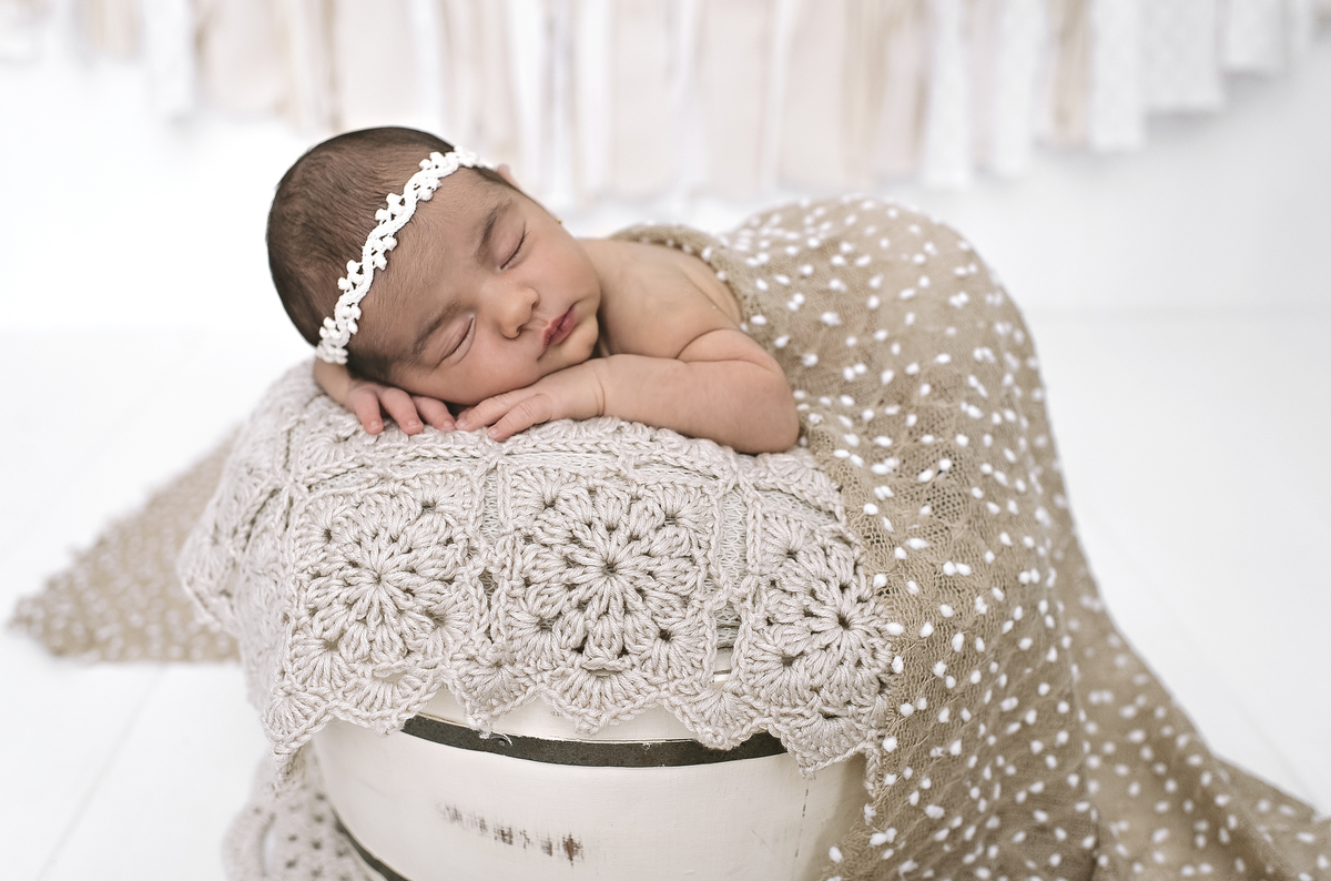 newborn, newborn barra da tijuca, ensaio newborn, foto de recém-nascido, abfrn, foto de bebê, estúdio fotográfico na barra, foto de recém-nascido na barra da tijuca, fotógrafa infantil na barra, rita rodrigues, rita kessler, ensaio de bebê, book infantil