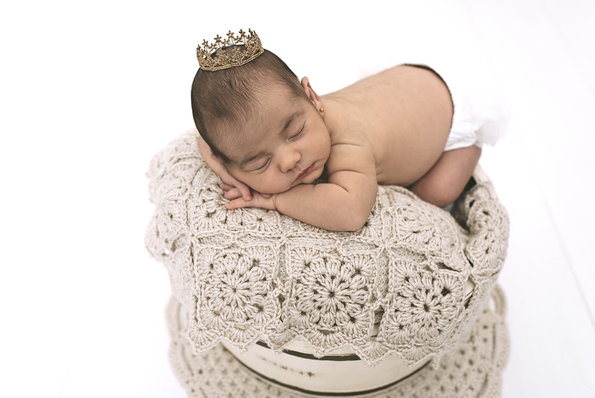 newborn, newborn barra da tijuca, ensaio newborn, foto de recém-nascido, abfrn, foto de bebê, estúdio fotográfico na barra, foto de recém-nascido na barra da tijuca, fotógrafa infantil na barra, rita rodrigues, rita kessler, ensaio de bebê, book infantil