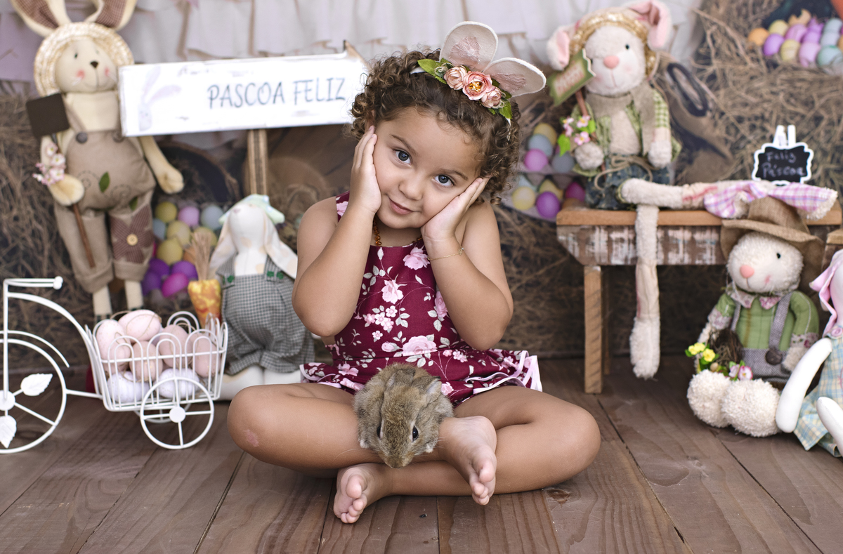 Páscoa, mini sessão de Páscoa, coelhinho da páscoa, ensaios de páscoa, Barra da Tijuca, estúdio da barra da tijuca, ensaio com coelhinho. ensaio temático, fotografia infantil, rita rodrigues fotografia, embaixadora da ABFRN, melhor fotógrafa newborn Rio