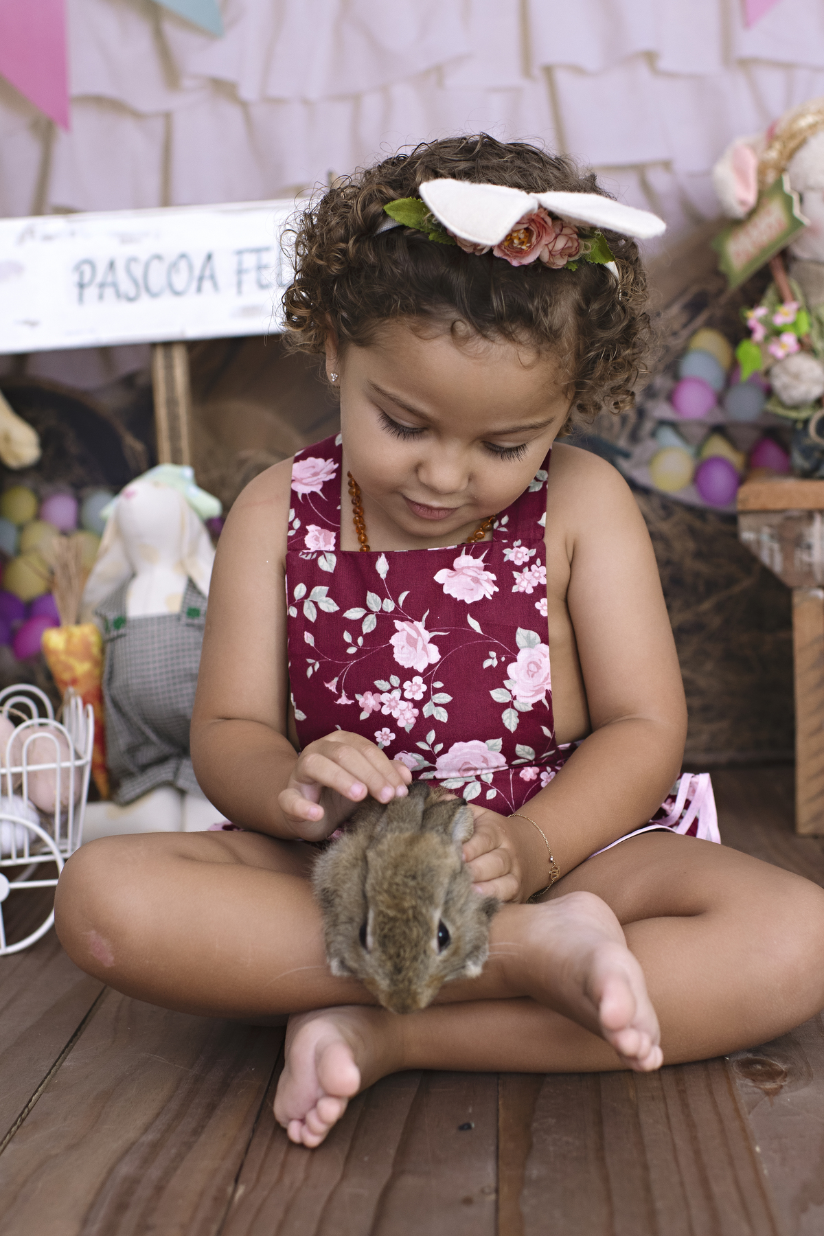 Páscoa, mini sessão de Páscoa, coelhinho da páscoa, ensaios de páscoa, Barra da Tijuca, estúdio da barra da tijuca, ensaio com coelhinho. ensaio temático, fotografia infantil, rita rodrigues fotografia, embaixadora da ABFRN, melhor fotógrafa newborn Rio