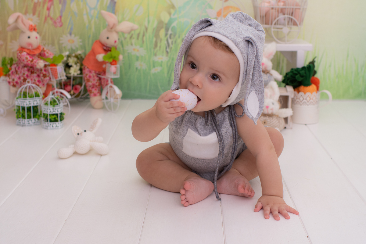 mini sessão de páscoa, ensaio de bebê, estúdio fotográfico na barra da tijuca, ensaio de páscoa, fotos de páscoa, fotos de bebê, ensaio fotográfico infantil, melhor fotógrafa na barra da tijuca, 
