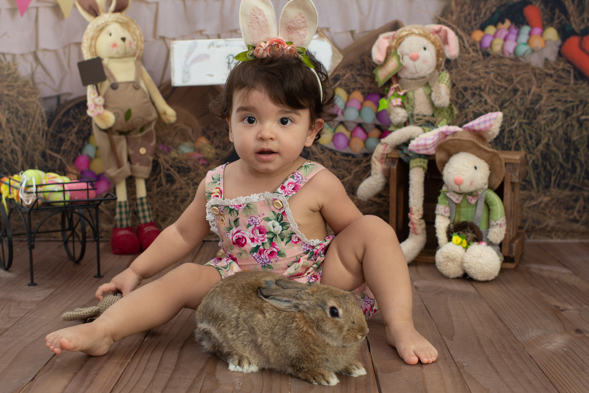 mini sessão de páscoa, ensaio de páscoa, fotos de páscoa, fotos de bebês, coelhinho da páscoa, estúdio a barra da tijuca, fotografia infantil, melhor fotógrafa de bebês da Barra da Tijuca, melhor fotógrafa newborn da Barra da Tijuca, fotografia infantil