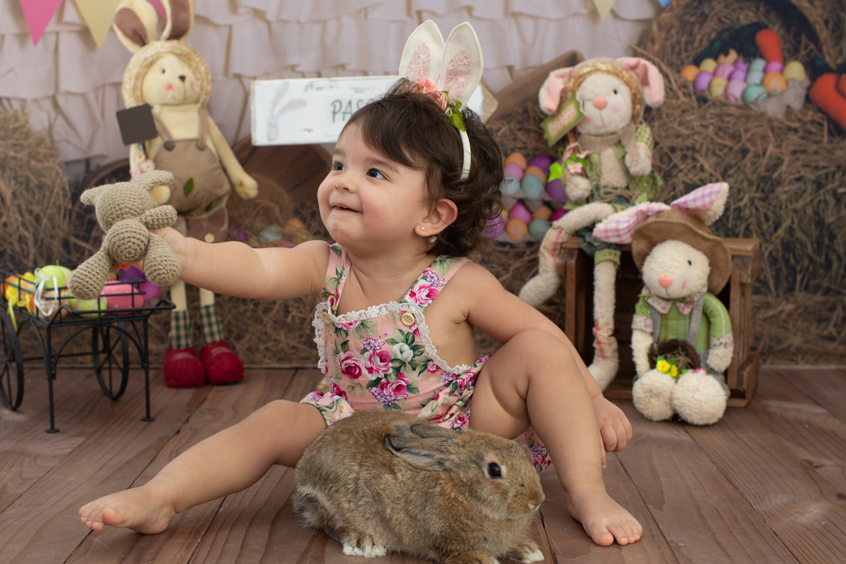 mini sessão de páscoa, ensaio de páscoa, fotos de páscoa, fotos de bebês, coelhinho da páscoa, estúdio a barra da tijuca, fotografia infantil, melhor fotógrafa de bebês da Barra da Tijuca, melhor fotógrafa newborn da Barra da Tijuca, fotografia infantil