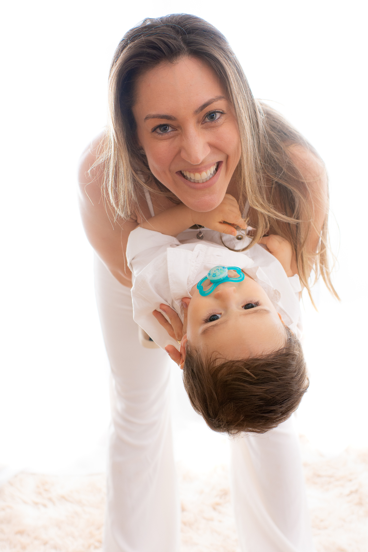 dia das mães, mini sessão de dia das mães, estúdio na barra da tijuca, fotografia infantil na barra da tijuca, melhor fotógrafa newborn no rio de janeiro, fotografia de bebês, embaixadora da abfrn, acompanhamentos fotográficos, rita rodrigues fotografia
