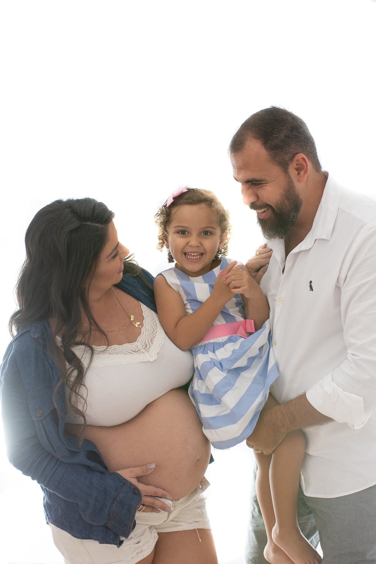 ensaio de gestante, gestante em estúdio, barra da tijuca, foto de grávida, gestação saudável, gestante e bela, fotografia de gestante, melhor fotógrafa da barra, fotografia gestante e newborn, gestante estilosa, grávida e feliz, lindas fotos de gestante 