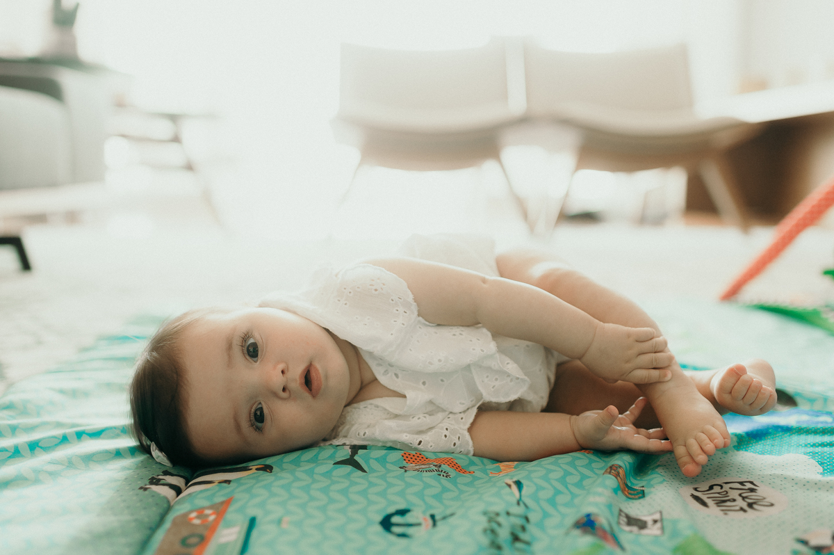 melhor fotógrafa de bebês no Rio de Janeiro, best newborn photographer in Rio, fotografia de bebês, acompanhamento fotográfico, ensaio fotográfico de bebê, rita rodrigues fotografia, ensaio lifestyle, fotos de bebê em casa, acompanhamento trimestral 
