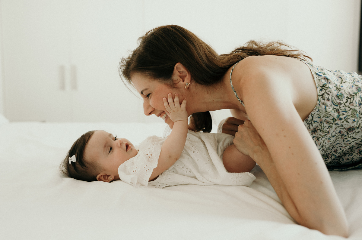 melhor fotógrafa de bebês no Rio de Janeiro, best newborn photographer in Rio, fotografia de bebês, acompanhamento fotográfico, ensaio fotográfico de bebê, rita rodrigues fotografia, ensaio lifestyle, fotos de bebê em casa, acompanhamento em casa
