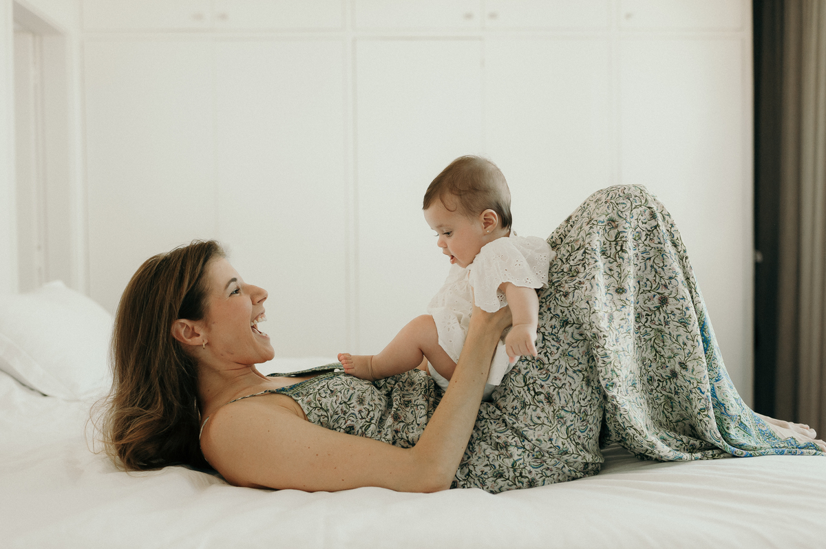 melhor fotógrafa de bebês no Rio de Janeiro, best newborn photographer in Rio, fotografia de bebês, acompanhamento fotográfico, ensaio fotográfico de bebê, rita rodrigues fotografia, ensaio lifestyle, fotos de bebê em casa, acompanhamento em casa