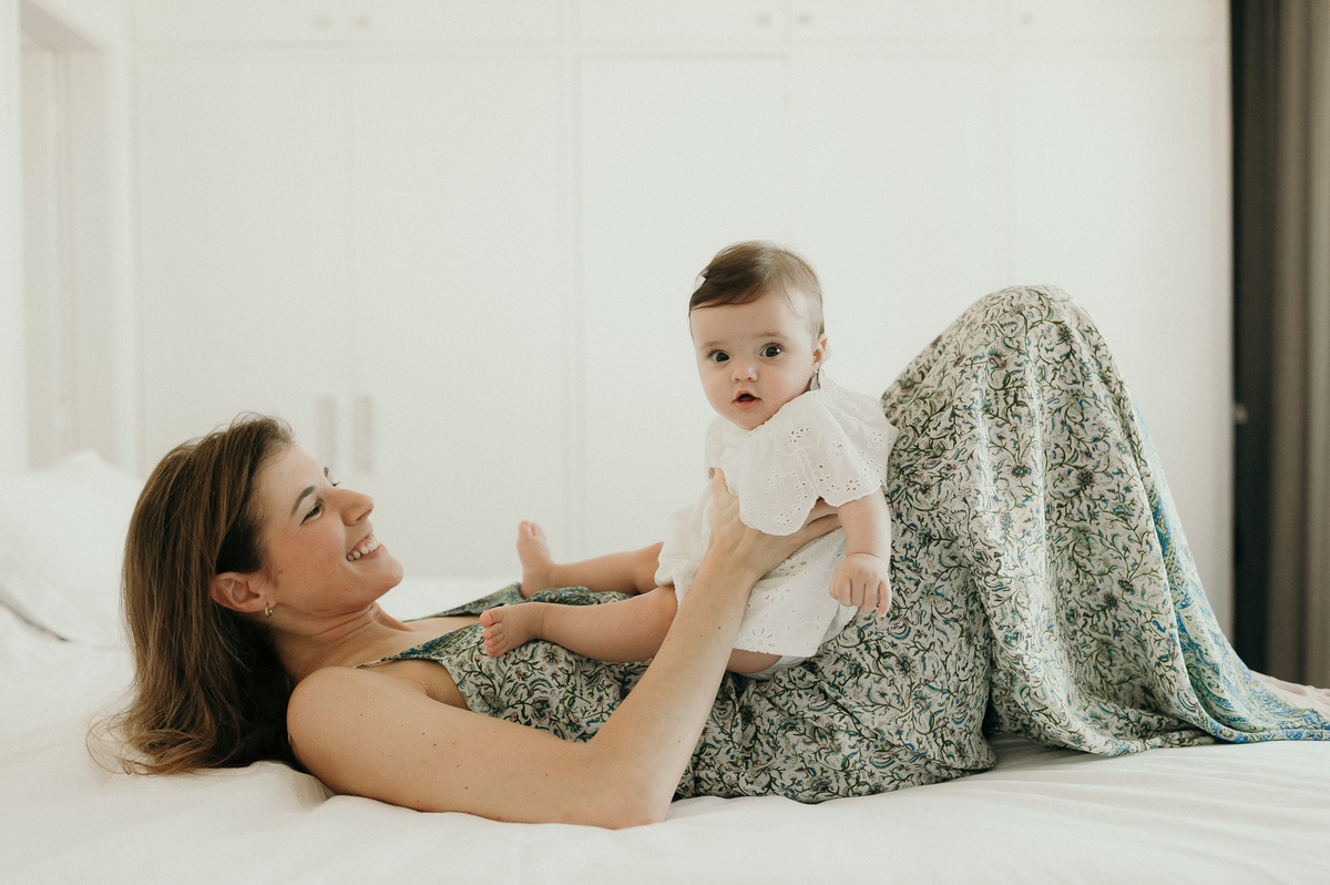 melhor fotógrafa de bebês no Rio de Janeiro, best newborn photographer in Rio, fotografia de bebês, acompanhamento fotográfico, ensaio fotográfico de bebê, rita rodrigues fotografia, ensaio lifestyle, fotos de bebê em casa, acompanhamento em casa
