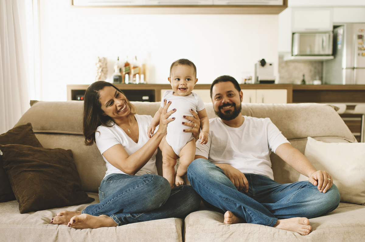 foto de bebê, acompanhamento fotográfico de bebês, ensaio lifestyle, melhor fotógrafa newborn do Rio, embaixadora da ABFRN no Rio de Janeiro, fotografia infantil, acompanhamento quadrimestral, acompanhamento trimestral, fotografia infantil na barra
