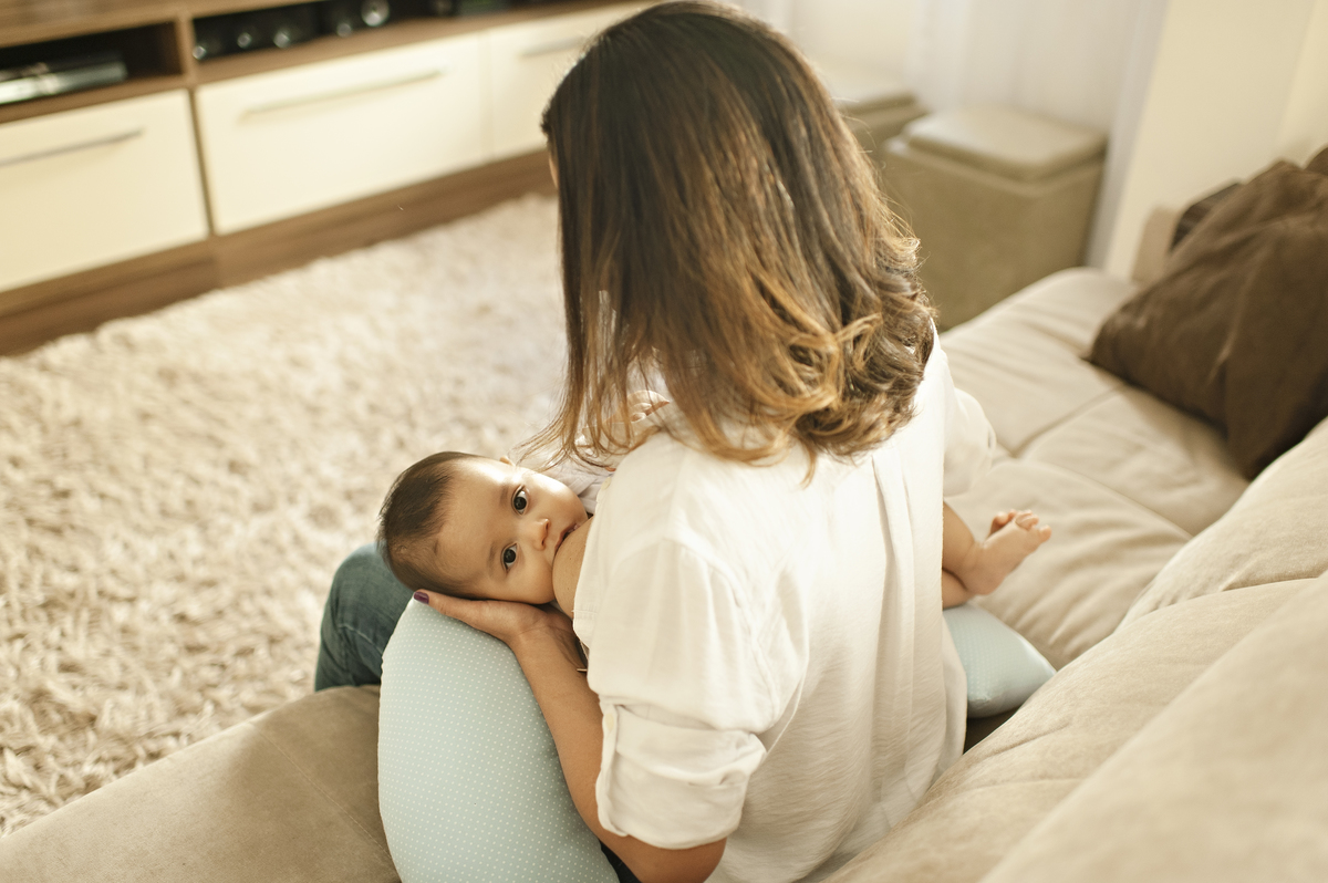 foto de bebê, acompanhamento fotográfico de bebês, ensaio lifestyle, melhor fotógrafa newborn do Rio, embaixadora da ABFRN no Rio de Janeiro, fotografia infantil, acompanhamento quadrimestral, acompanhamento trimestral, fotografia infantil na barra

