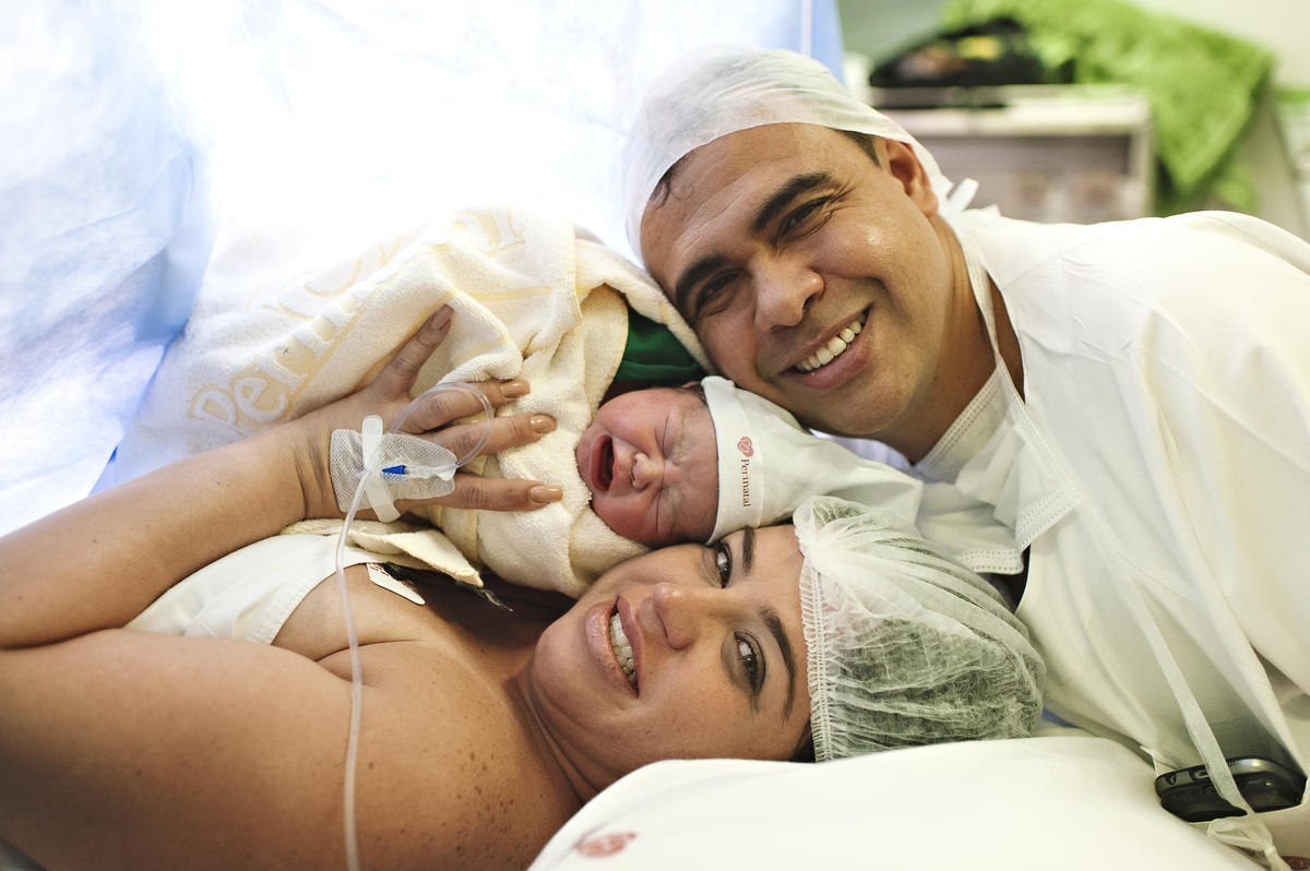 fotografia de parto, parto, registro fotofráfico de parto, melhor fotógrafa newborn do Rio, embaixadora da ABFRN, cesárea, parto humanizado, fotógrafa de parto, fotógrafa newborn, perinatal, rita rodrigues fotografia