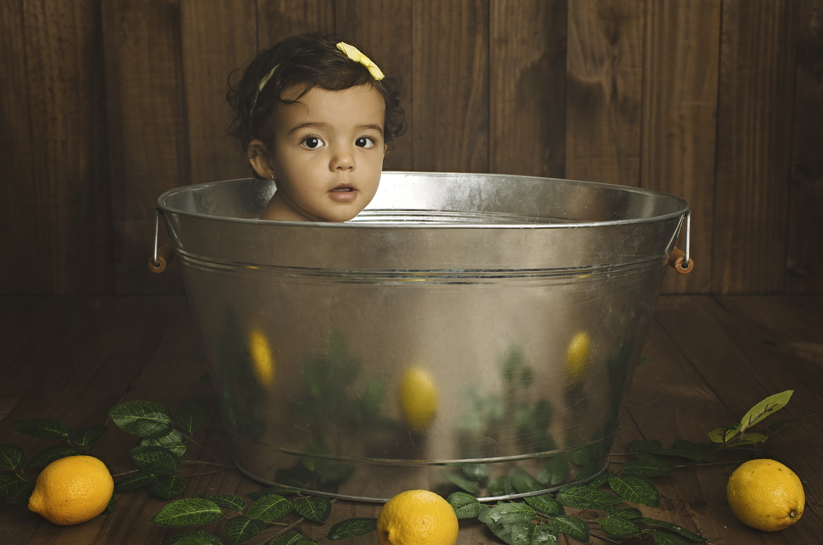 milk bath, barra da tijuca, ensaio do banho, banho de leite, banho de bebê, foto de bebê, barra da tijuca, fotografia newborn, fotografia infantil, sessão splash, sessão de banho de leite, banho com frutas, banho com flores, melhor fotógrafa do Rio