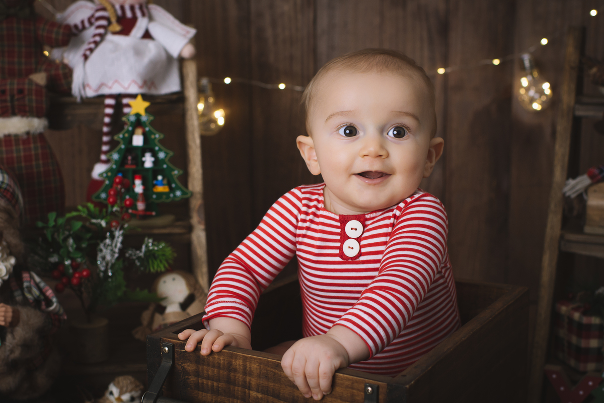 mini sessão de natal solidário, fotos de natal, ensaio de natal, fotografia infantil, foto de bebê, acompanhamento de bebês, acompanhamento fotográfico de bebês, estúdio fotográfico infantil Barra da Tijuca, melhor fotógrafa de bebês