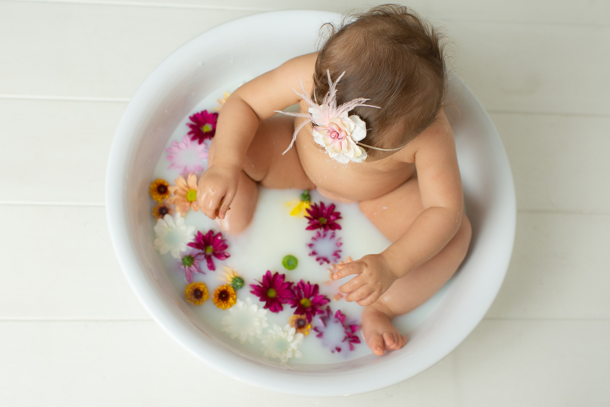 milkbath, banho de flores, banho de frutas, fotos de bebê barra da tijuca, fotografia infantil barra da tijuca, newborn barra da tijuca, newborn rio de janeiro, melhor fotógrafa newborn, melhor fotógrafa newborn na barra da tijuca, acompanhamento de bebês