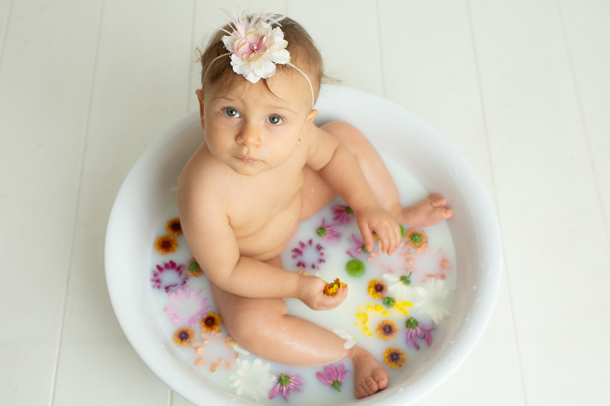 milkbath, banho de flores, banho de frutas, fotos de bebê barra da tijuca, fotografia infantil barra da tijuca, newborn barra da tijuca, newborn rio de janeiro, melhor fotógrafa newborn, melhor fotógrafa newborn na barra da tijuca, acompanhamento de bebês