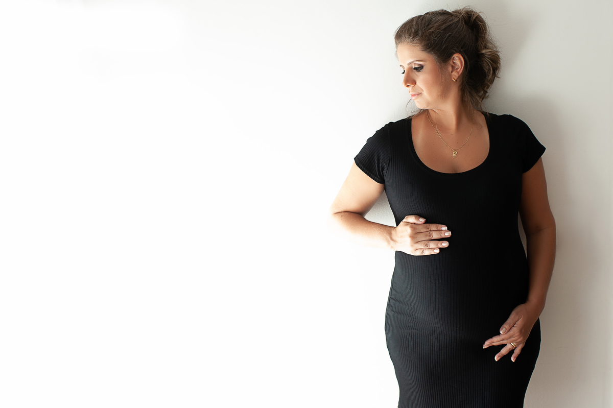 gestante rio de janeiro, gestante barra da tijuca, gestante em estúdio, cabelo e maquiagem incluídos, fotos de gestante, ensaio de gestante, gestação saudável, registro da gravidez, lindas fotos de gestante, trio gestante parto e newborn