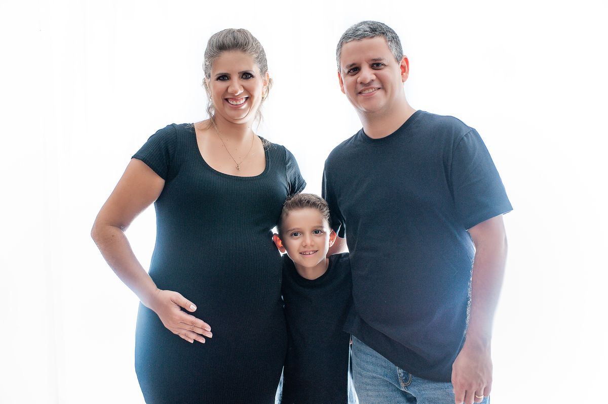 gestante rio de janeiro, gestante barra da tijuca, gestante em estúdio, cabelo e maquiagem incluídos, fotos de gestante, ensaio de gestante, gestação saudável, registro da gravidez, lindas fotos de gestante, trio gestante parto e newborn