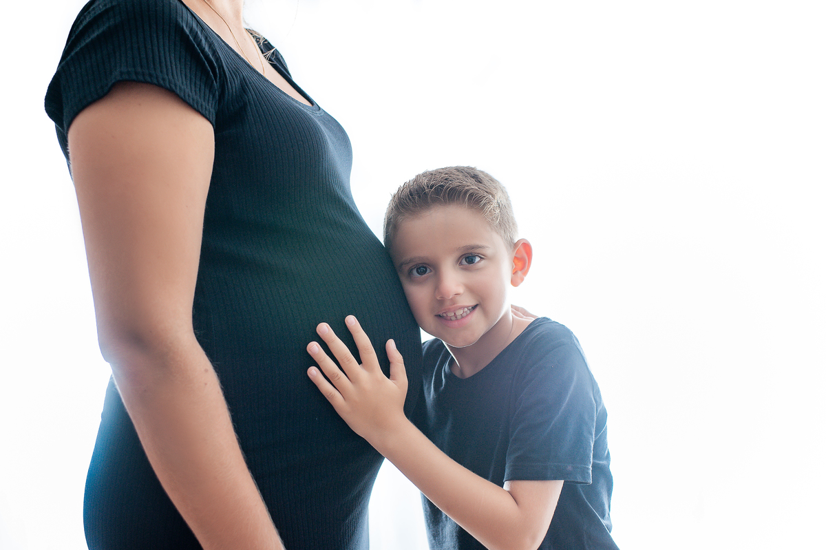 gestante rio de janeiro, gestante barra da tijuca, gestante em estúdio, cabelo e maquiagem incluídos, fotos de gestante, ensaio de gestante, gestação saudável, registro da gravidez, lindas fotos de gestante, trio gestante parto e newborn