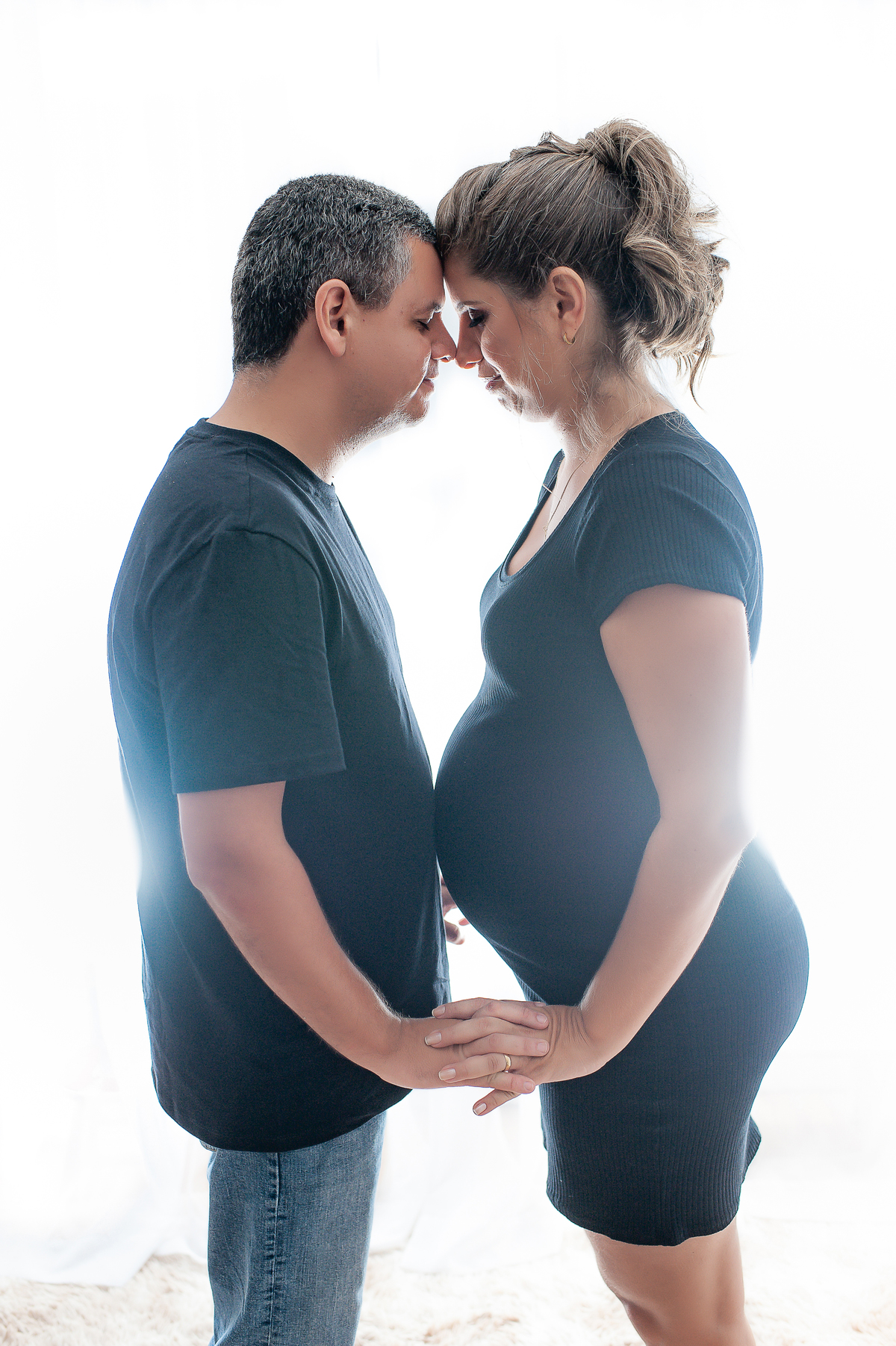 gestante rio de janeiro, gestante barra da tijuca, gestante em estúdio, cabelo e maquiagem incluídos, fotos de gestante, ensaio de gestante, gestação saudável, registro da gravidez, lindas fotos de gestante, trio gestante parto e newborn