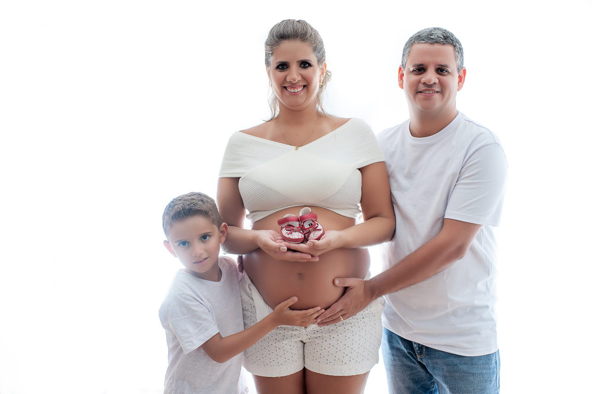 gestante rio de janeiro, gestante barra da tijuca, gestante em estúdio, cabelo e maquiagem incluídos, fotos de gestante, ensaio de gestante, gestação saudável, registro da gravidez, lindas fotos de gestante, trio gestante parto e newborn